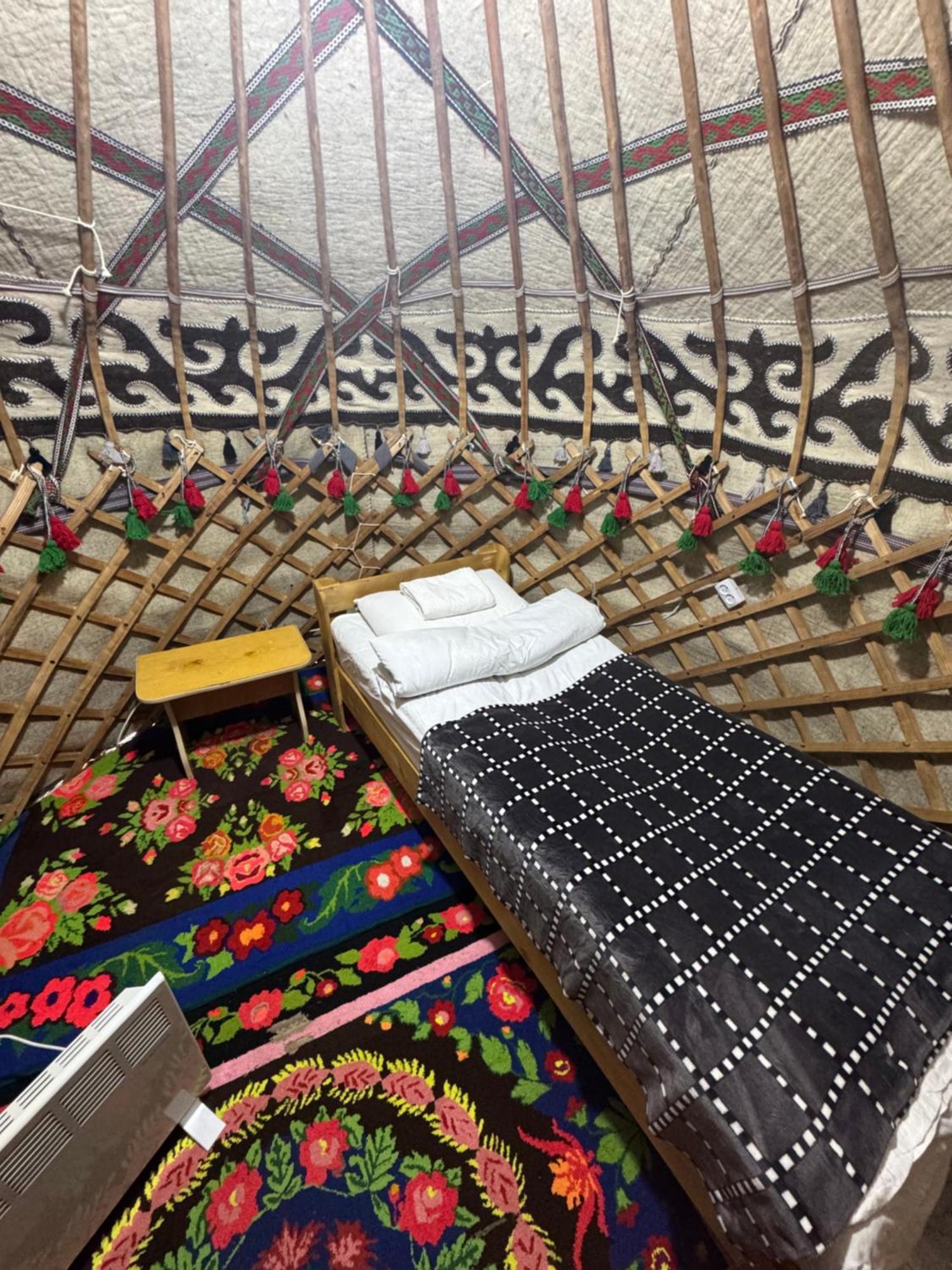 فندق Bosogo Yurt Camp Bokonbayevo المظهر الخارجي الصورة